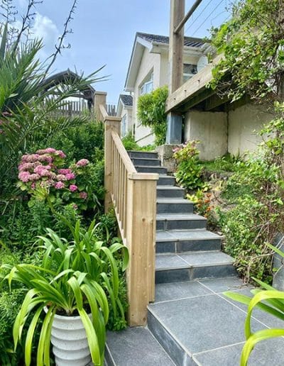 Garden hand rail
