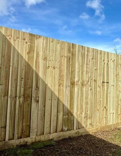 Run of garden fence